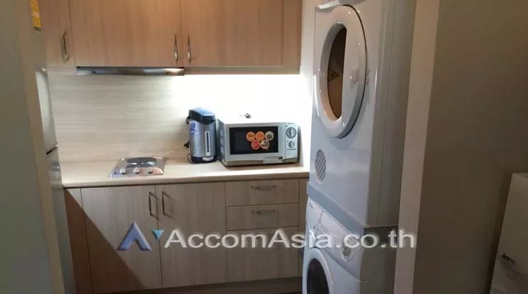  1 Bedroom  Condominium For Sale in Sukhumvit, Bangkok  near BTS Thong Lo (AA11765)